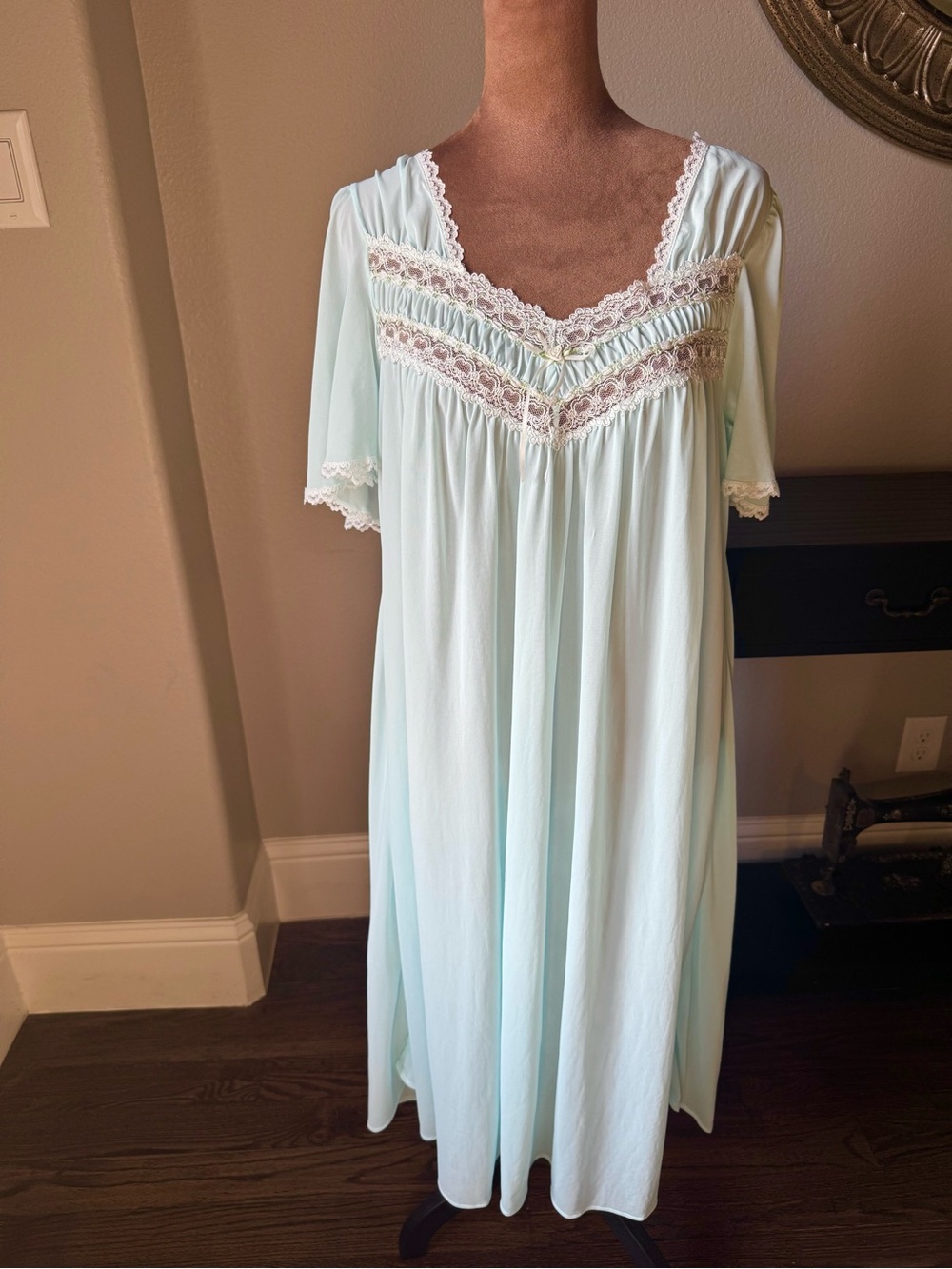 Silk Essence by Miss Elaine Blue Lace Traditional Nightgown Romantic Nylon M